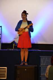 Caroline Athanasiadis - Tzatziki im 3/4 Takt - Foto 2 · 
