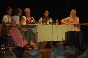 STADTHALLE TERNITZ: Ratschkattln - Foto 1 · 