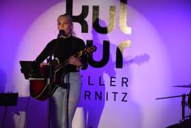 Viki Jahrl - Foto 3 · 