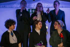 Romeo und Julia (Theaterstück, BORG Ternitz) - Foto 2 · 