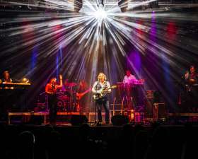 Bild zu RED - A tribute to Simply Red VERSCHOBEN auf 04.09.2020